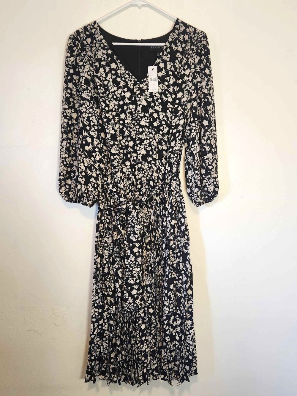 NWT!!!  Lane Bryant Flowy Crepe Pleated Midi Puff Sleeve Dress
